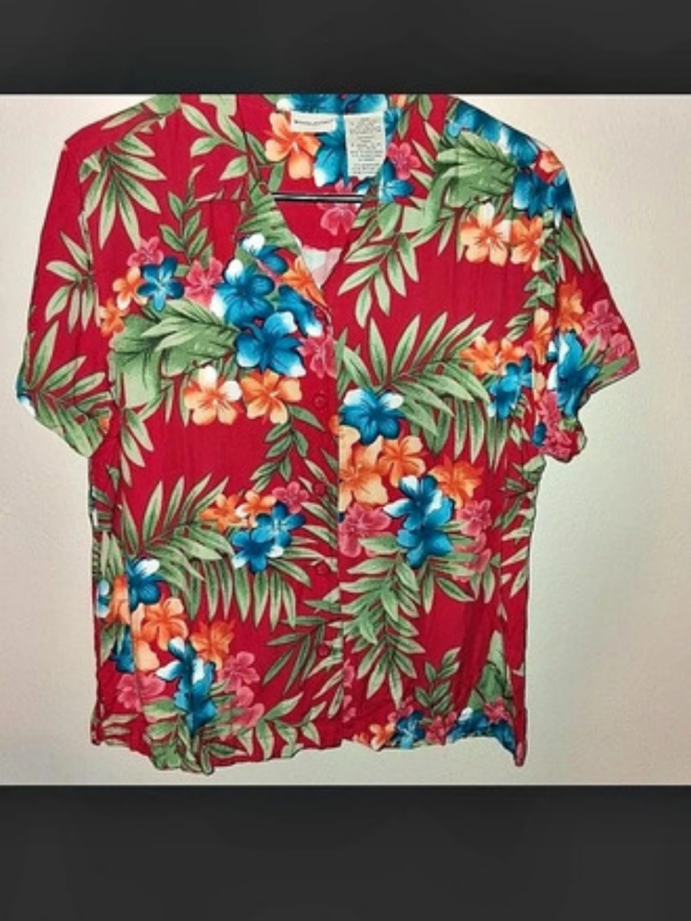 White Stag Floral Button-Down Shirt in Red & Blue Large Like New